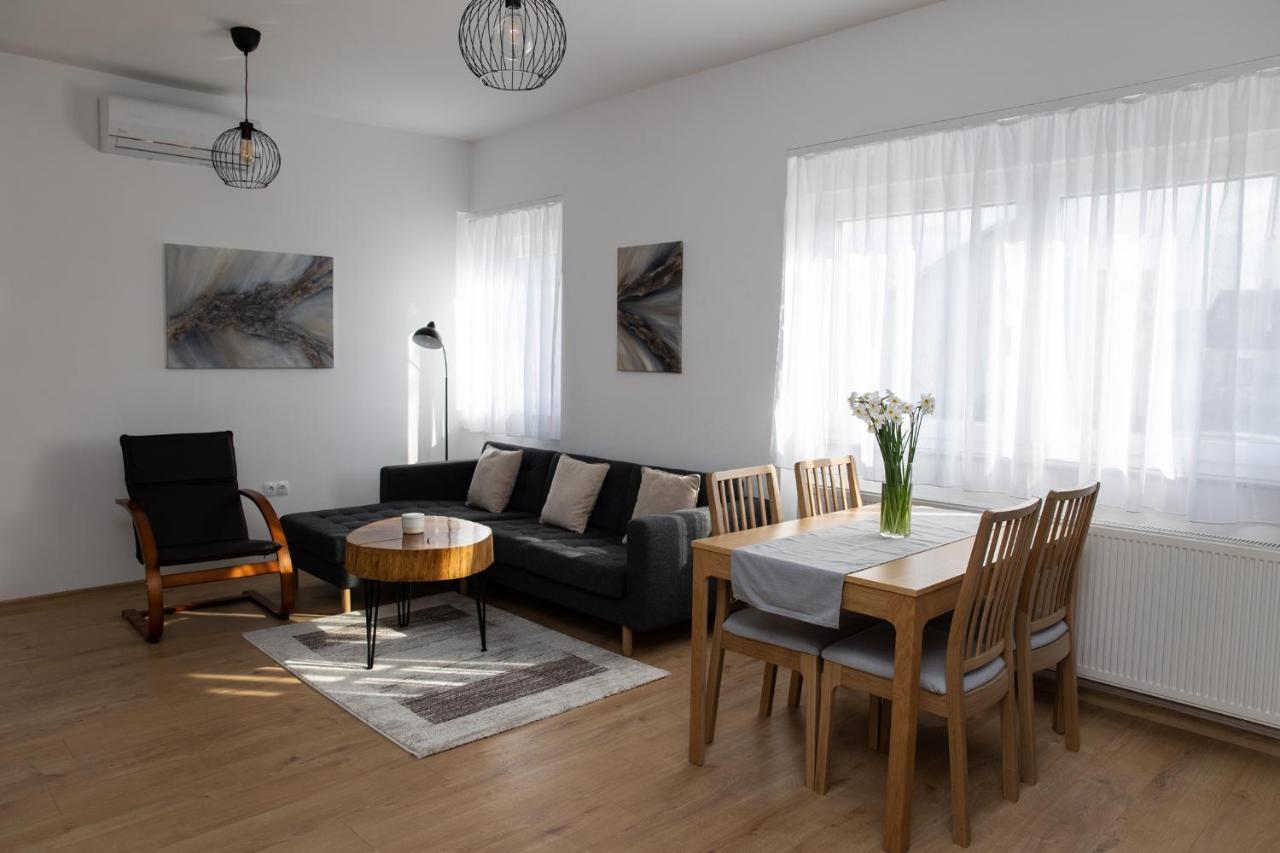 Apartman Ena Бьеловар Экстерьер фото